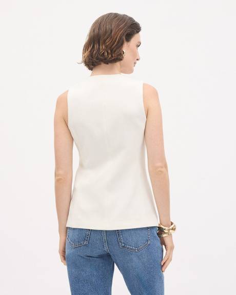 Cr&egrave;me Sleeveless Vest
