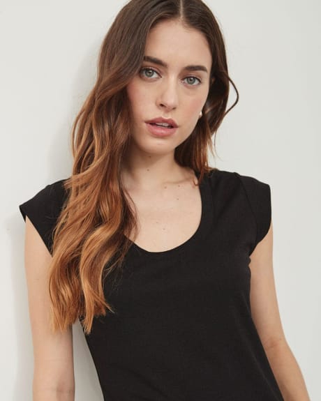 Bodycon T-Shirt with Scoop Neck and Cap Sleeves
