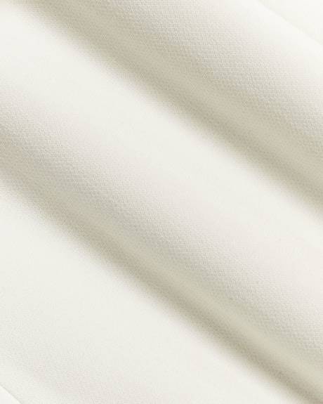 Cr&egrave;me Sleeveless Vest