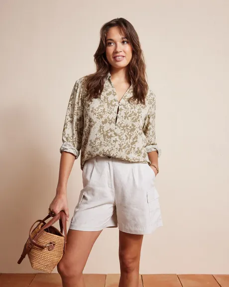 Long-Sleeve Buttoned-Down Fluid Blouse with V Neckline