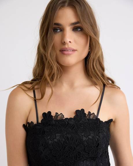 Robe Courte Sans Manches en Dentelle 3D