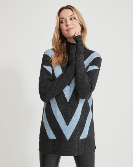 Spongy Pullover with V Jacquard Print