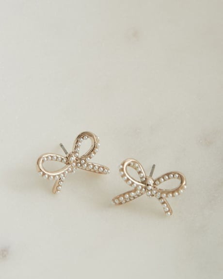 Bow Stud Earrings with Mini Pearls
