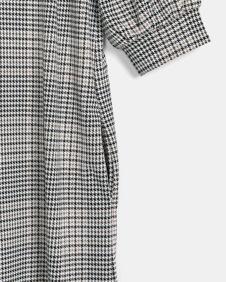 Houndstooth Short Puffy Sleeve V-Neck Shift Dress with Metallic Buttons at Back