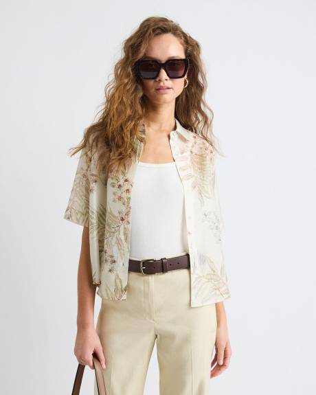Short-Sleeve Buttoned-Down Blouse with Shirt Collar