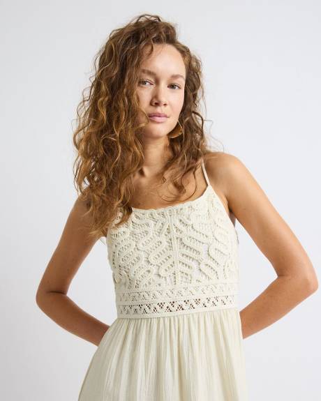 Robe Midi Sans Manches en Mailles Crochet&eacute;es et Mousseline