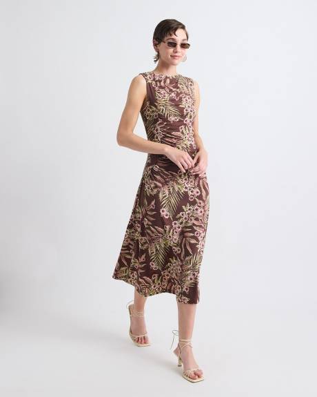 Sleeveless Crew-Neck Midi Dress with Shirred Seam