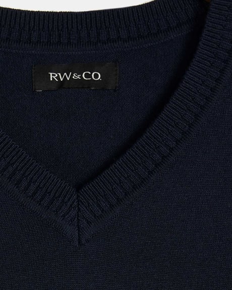 Essential V-Neck Pullover Sweater