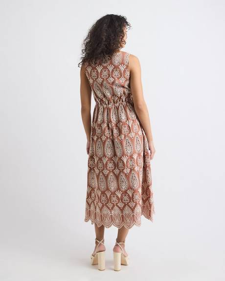 Robe Droite Maxi &agrave; Oeillets Sans Manches &agrave; Col V
