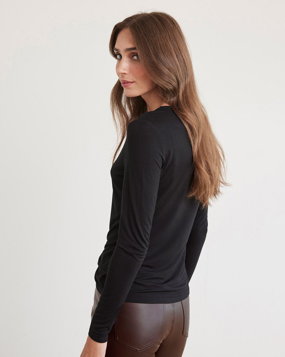 Fitted Long-Sleeve V-Neck Tee