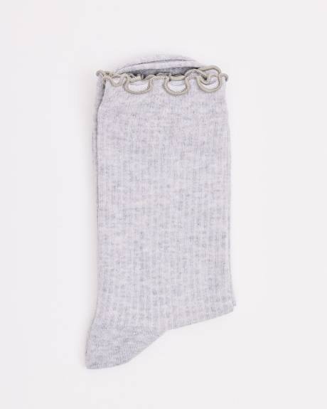 Ribbed Crew Socks with Scalloped Hems