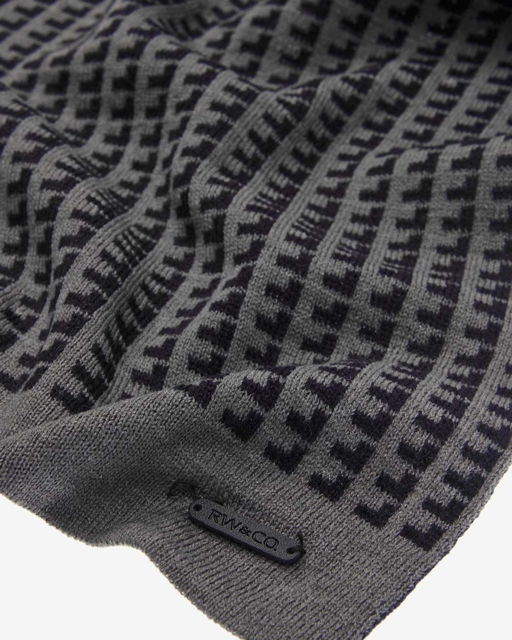 Reversible pattern scarf | RW&CO.