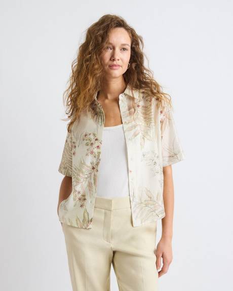 Short-Sleeve Buttoned-Down Blouse with Shirt Collar