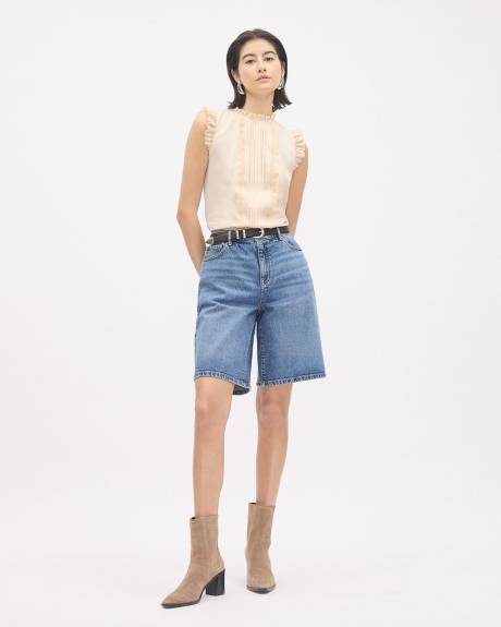 Sleeveless Crew-Neck Top with Lace Trims