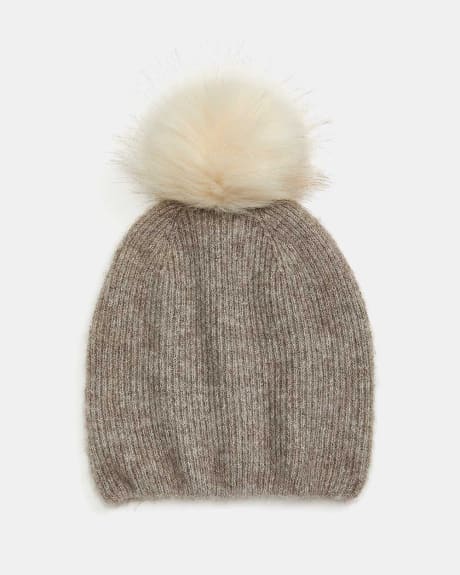 Finely Ribbed Beanie with Pompom