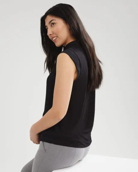 Cap Sleeve Crew Neck T-Shirt With Single-Layer Lace Detailing