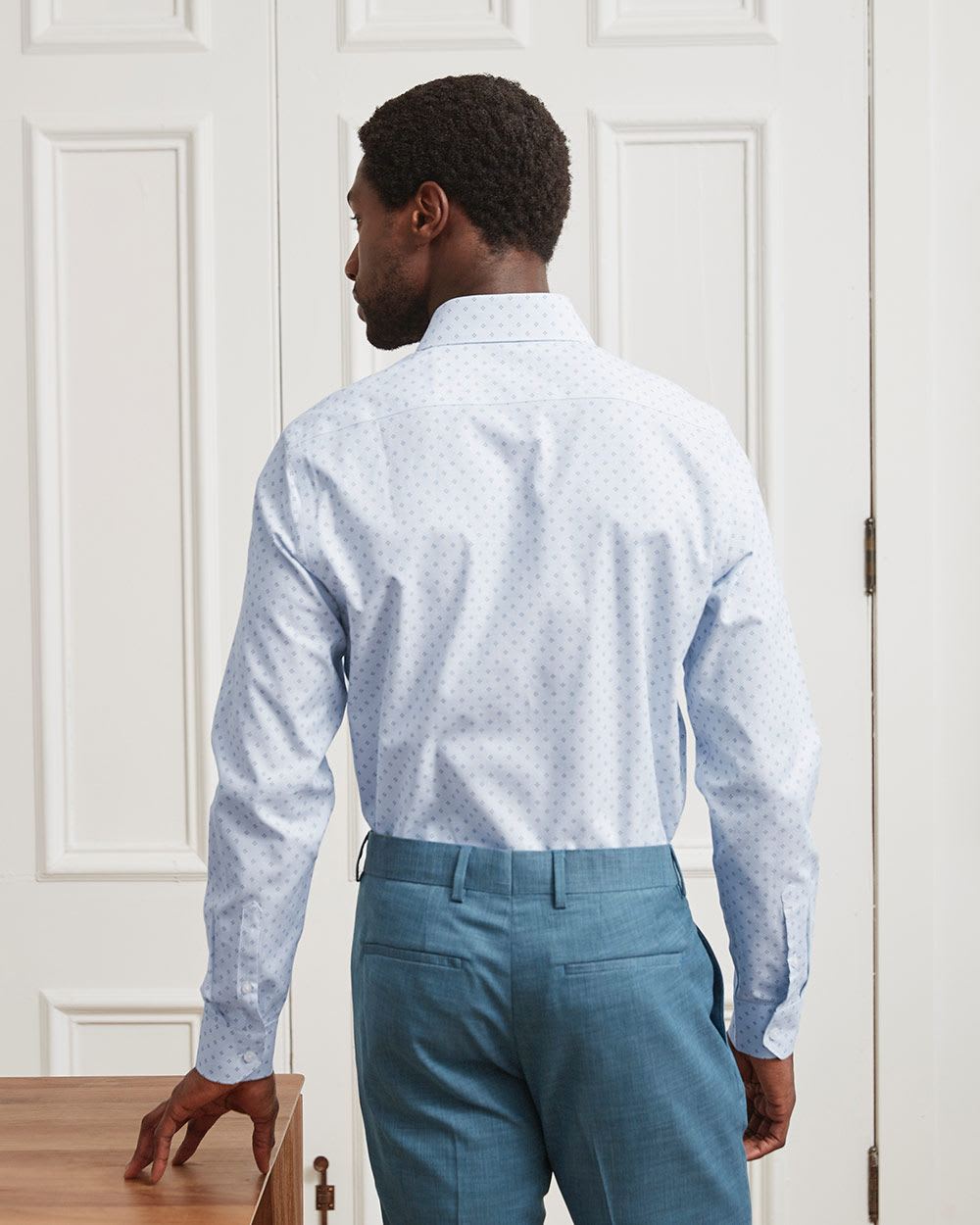 Tailored Fit Blue Dress Shirt with Geometric Pattern