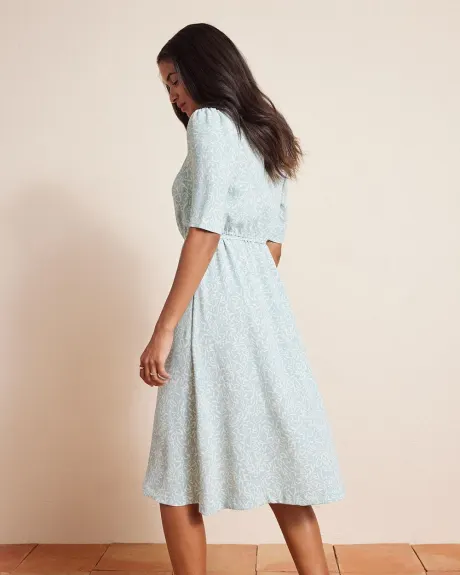 3/4-Sleeve Fluid Fit and Flare Midi Dress with V Neckline