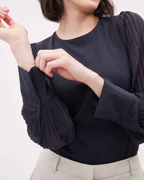 Long-Pleated-Sleeve Top with Crew Neckline
