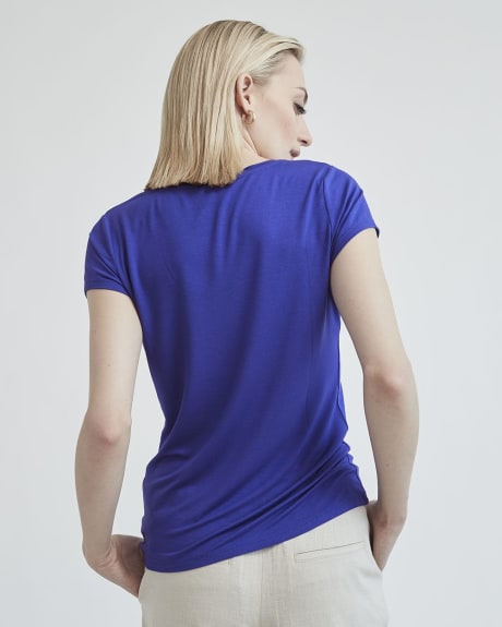 Fitted Short Sleeve Scoop-Neck T-Shirt