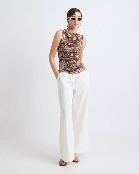 Sleeveless Crew-Neck Top with Shirred Seam