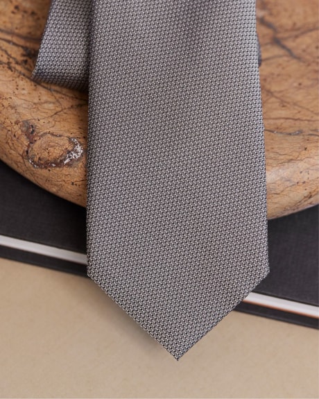 Brown Regular Tie with Geometric Pattern
