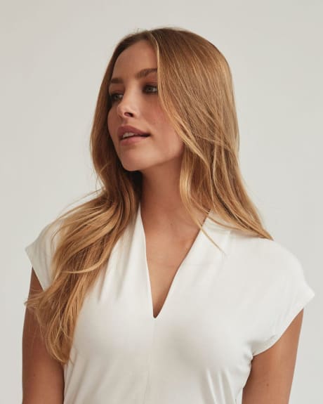 Extended-Sleeve V-Neck Fitted Tee