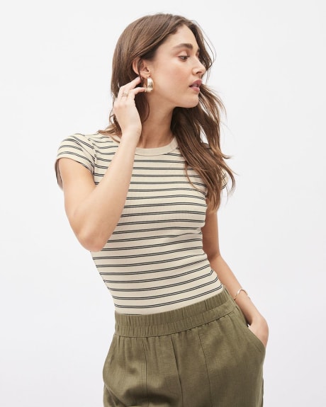 Striped Short-Sleeve Ribbed Bodycon T-Shirt with Crew Neckline
