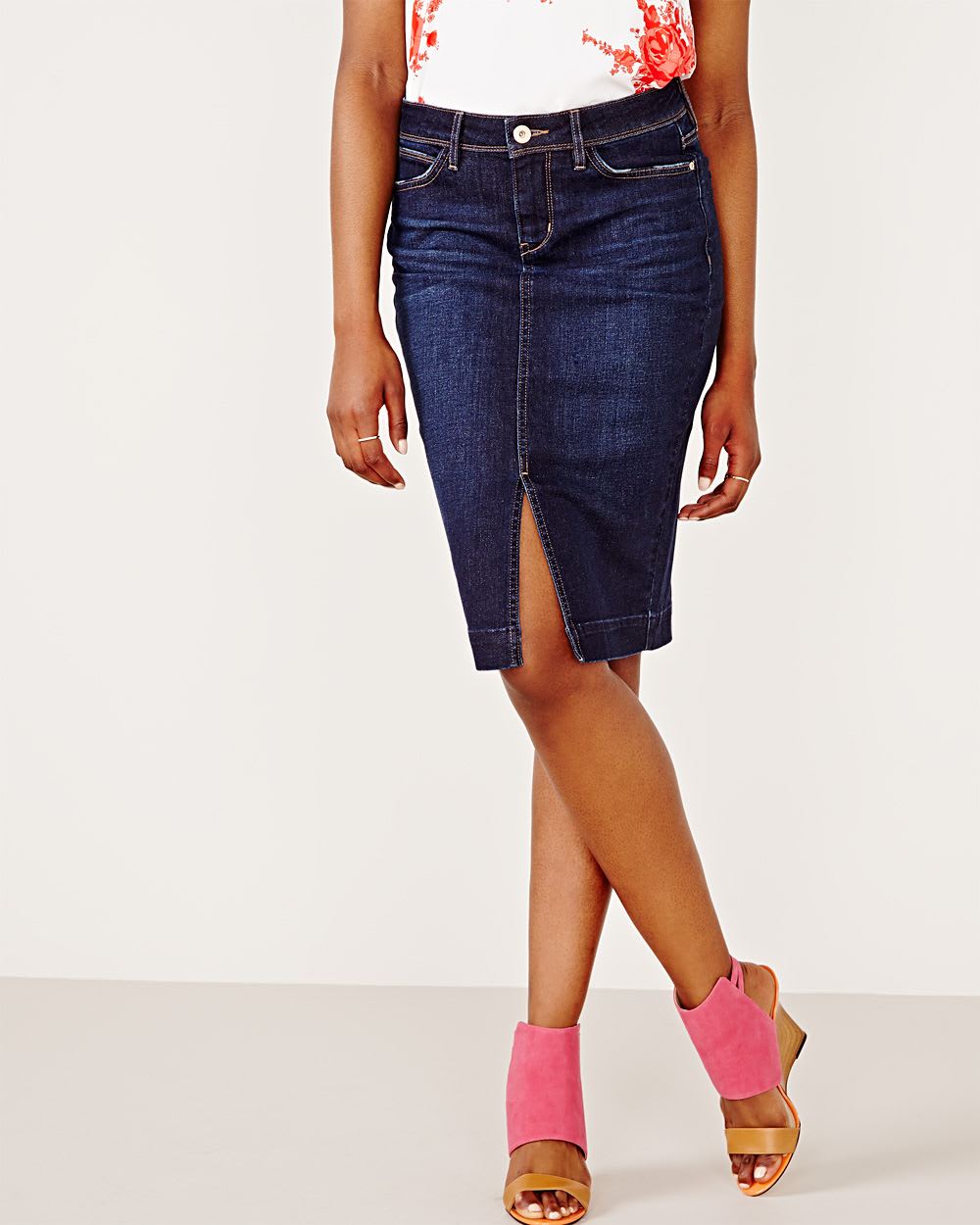 Denim pencil skirt in medium wash RW&CO.