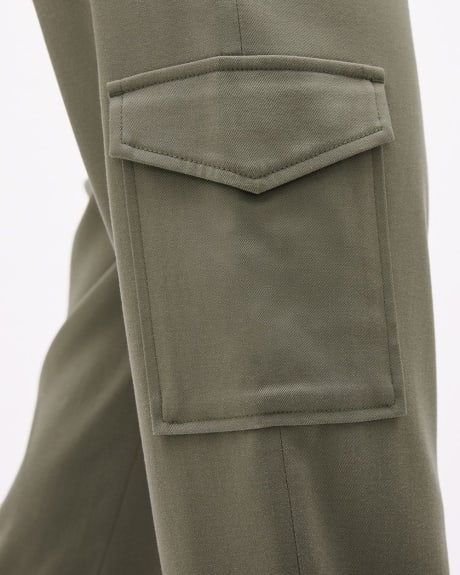 Twill Mid-Rise Tapered-Leg Cargo Pant