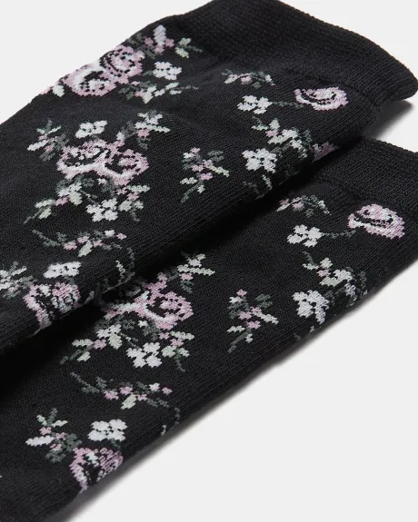 Crew Socks With a Flower Pattern