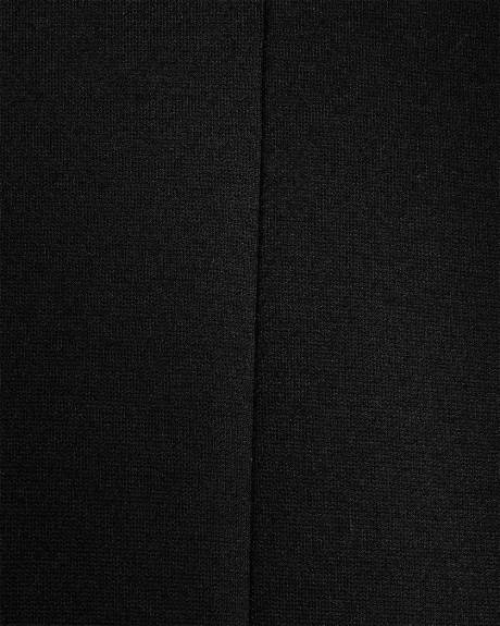 Mini-Robe à Manches Courtes et Col Rond avec Boutons sur l'Épaule