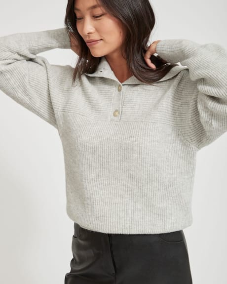 Spongy Pullover Sweater with Buttoned Collar