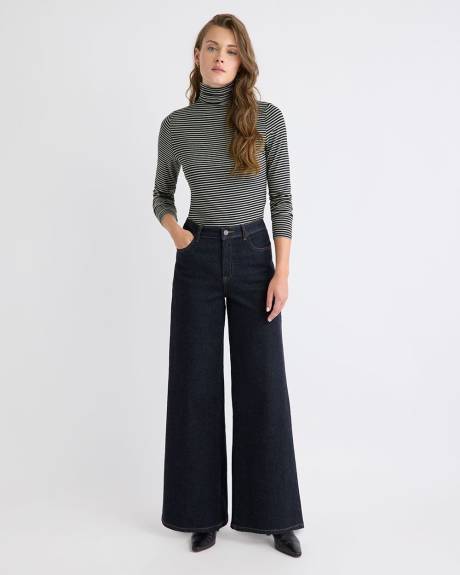 T-Shirt Ajusté à Manches Longues et Col Montant