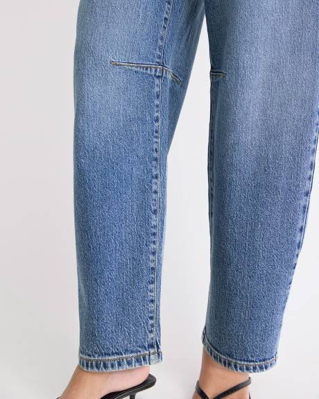 Mid-Rise Barrel Jeans