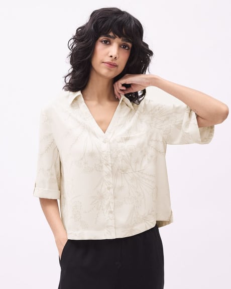 Short-Sleeve Buttoned-Down Crepe Blouse