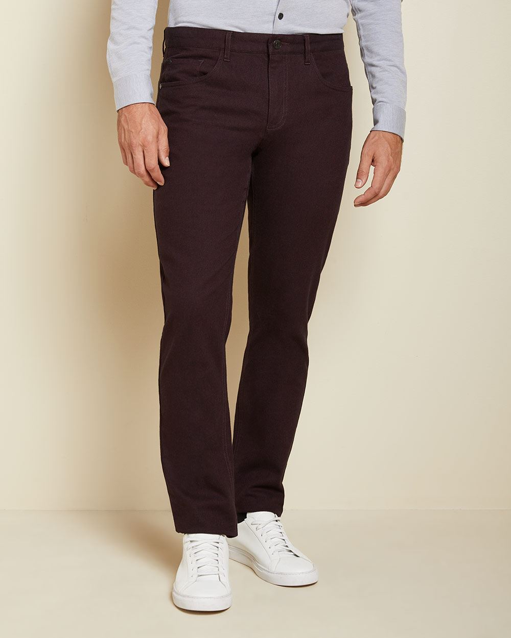 Pantalon 5 poches en sergé brossé coupe étroite