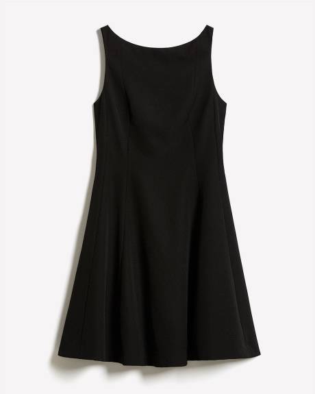 Robe Courte Sans Manches avec Dos Ouvert