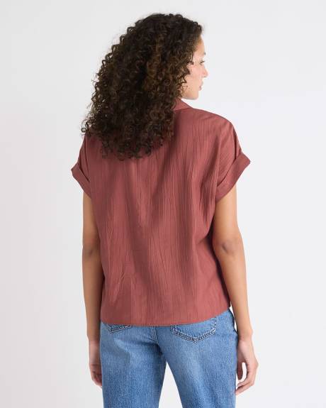 Extended-Sleeve Buttoned-Down Textured Blouse