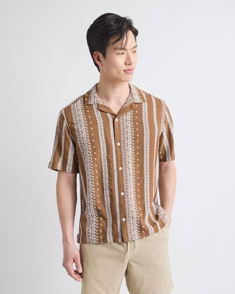 Chemise &agrave; Manches Courtes et Col Camp avec D&eacute;tails Brod&eacute;s