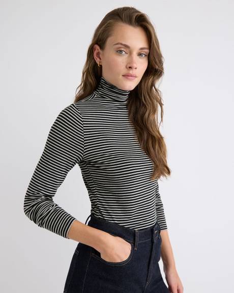 Fitted Long-Sleeve Mock-Neck Tee