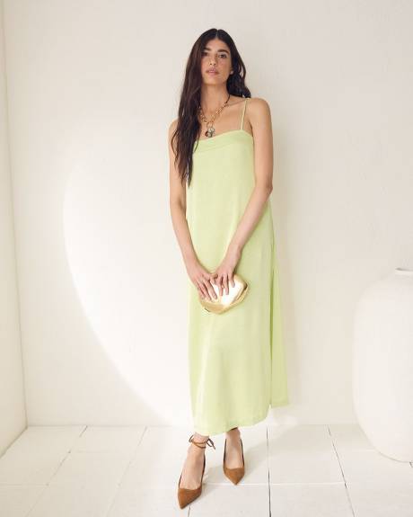 Robe Midi Droite &agrave; Col Carr&eacute; Sans Manches