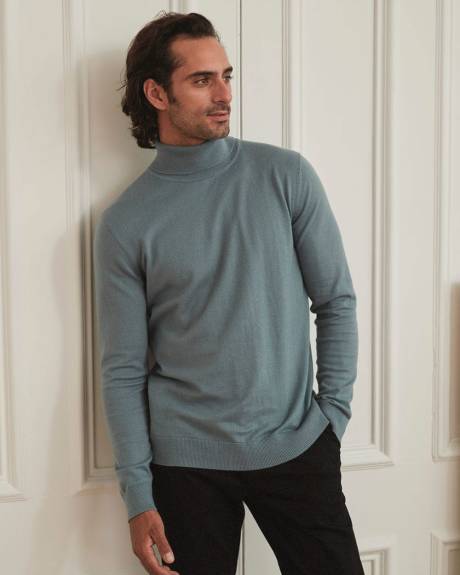 Essential Turtleneck Sweater
