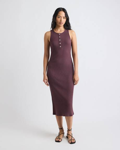Sleeveless Crew-Neck Ribbed Midi Dress with Buttoned Placket