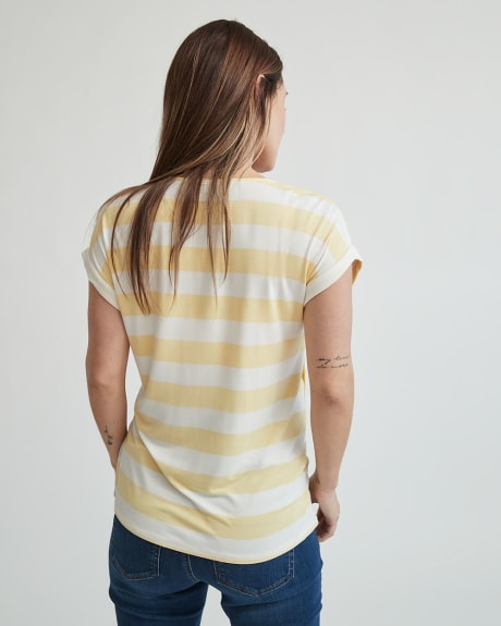 V-Neck Extended Shoulder Nursing T-Shirt - Thyme Maternity