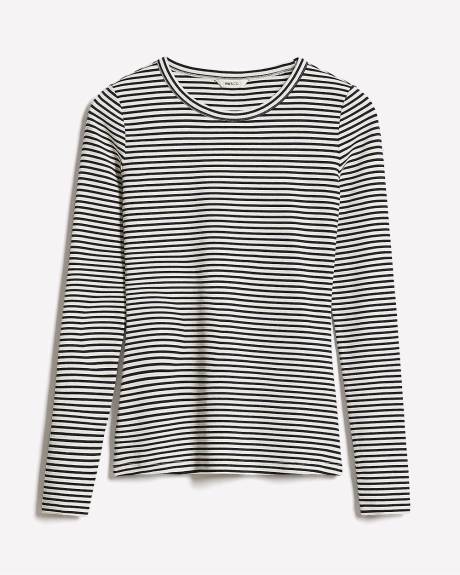 Long-Sleeve Crew-Neck Fitted Ribbed Tee