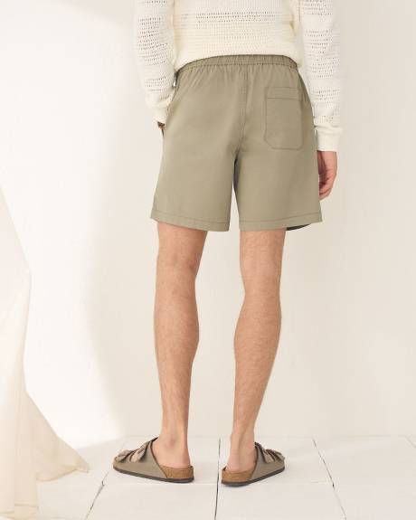 Short with Elastic Waistband and Drawstring