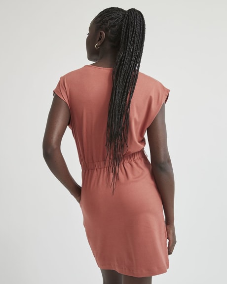 Extended-Sleeve V-Neck Dress with Adjustable Waist