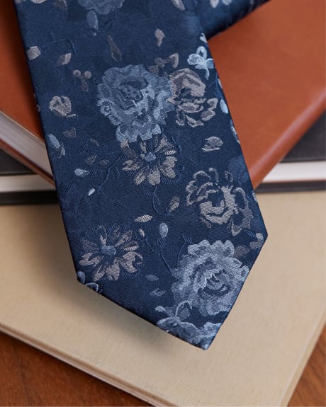 Cravate Régulière Bleue à Motif Floral