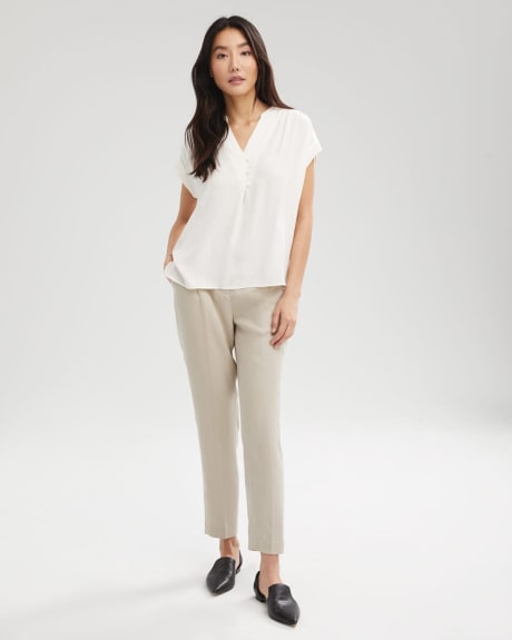 Split Neck Popover Blouse with Pleated Shoulders | RW&CO.